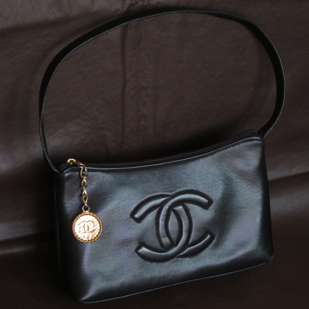 Authentic-Vintage CHANEL Handbag/ Shoulder Satchel